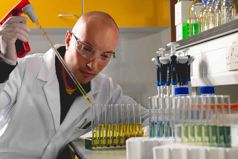 Feature image for NHS Employers publishes consultant clinical scientist guidance